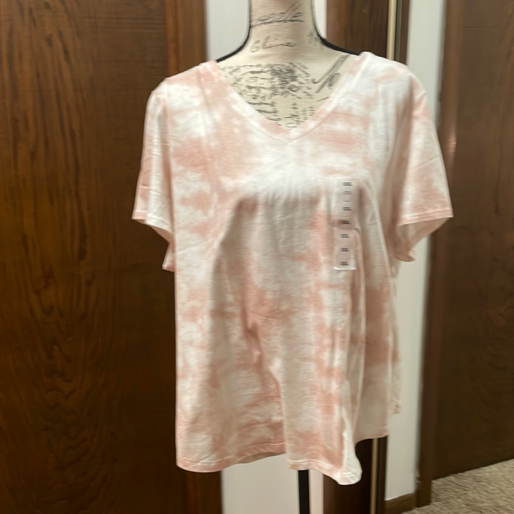Old Navy womens T-shirt size XXL